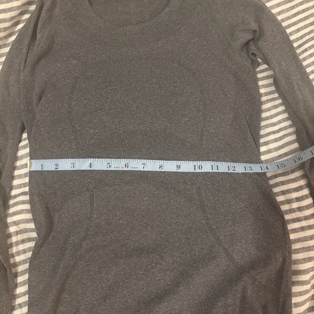Lululemon long sleeve gray shirt, top for cold weather outdoors, running - Picture 11 of 13